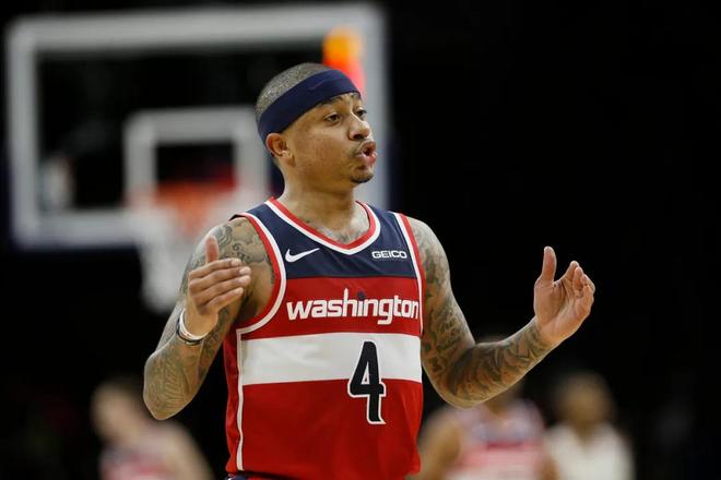 伏在河道草 伏在河道草