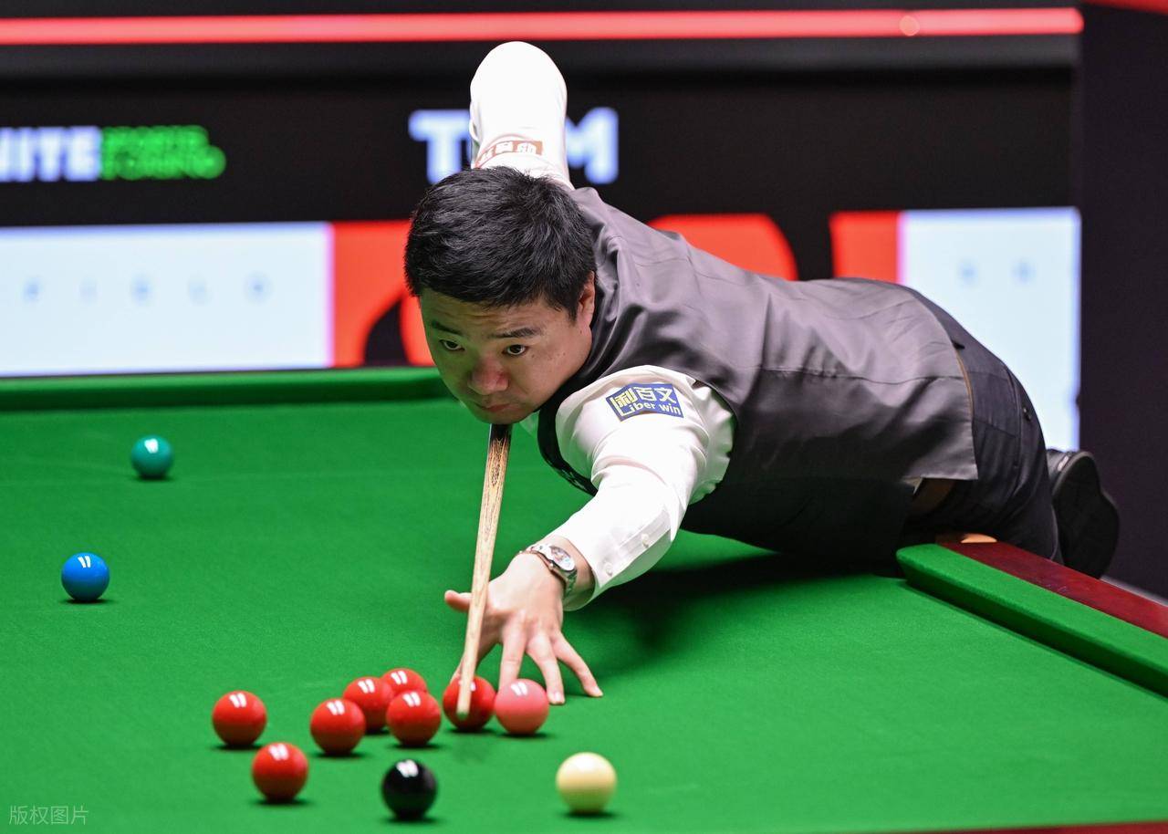 现出非凡的 现出非凡的