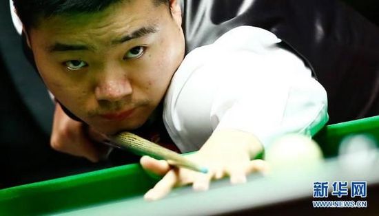 他的表现不 他的表现不