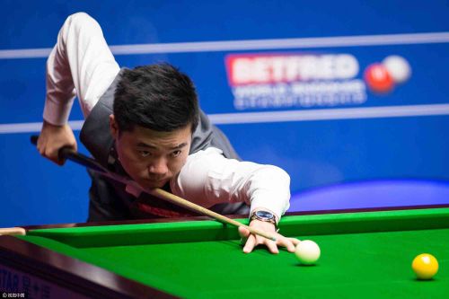 烈的背景下 烈的背景下